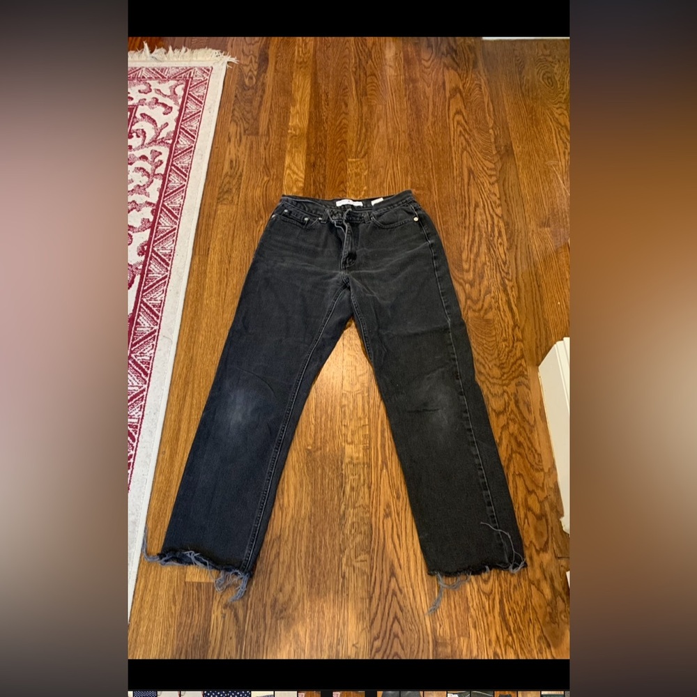 EUC women’s  Tommy Hilfiger jeans wide bottom and frayed hem. Sz 6 (blackish